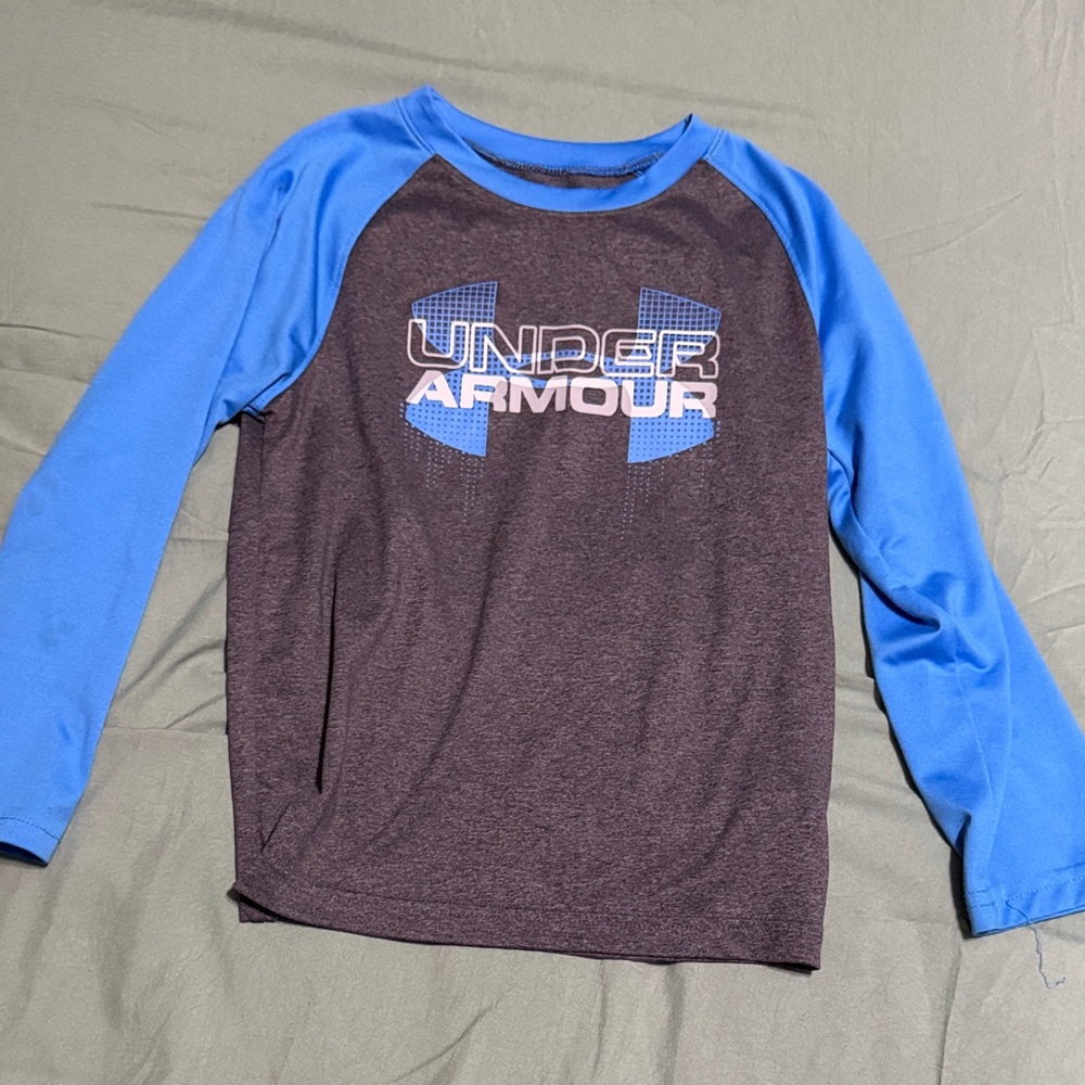 Under Armour Kids Long Sleeve Tee - Blue and gray 6 boys